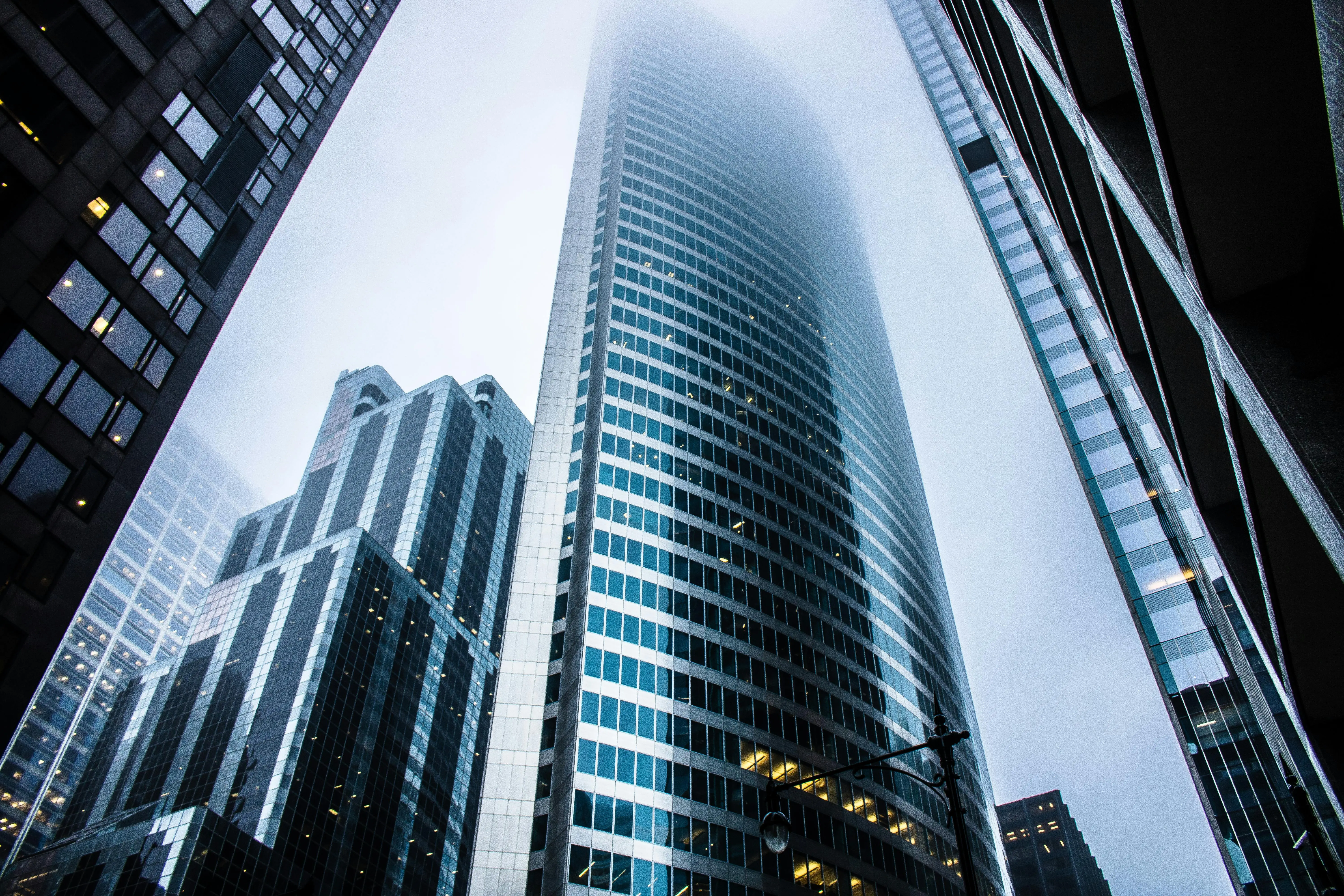 Edificio representando la seguridad que tienen la empresas y negocios